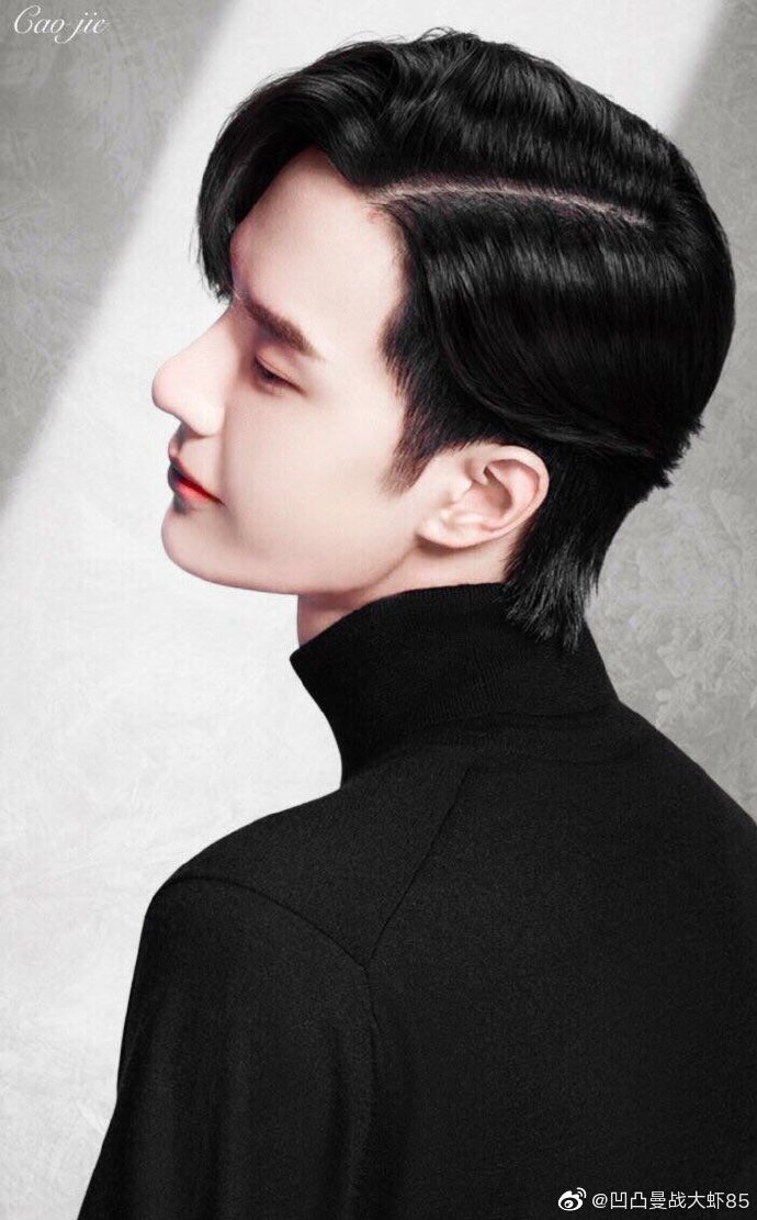 年度封面公开 王一博登时尚先生fine群封 #王一博 时尚先生封面# 年度