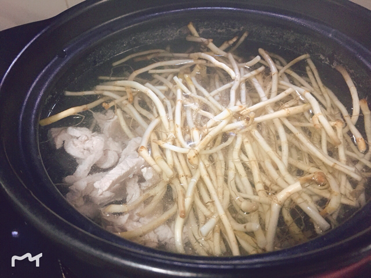 鱼腥草瘦肉汤图片