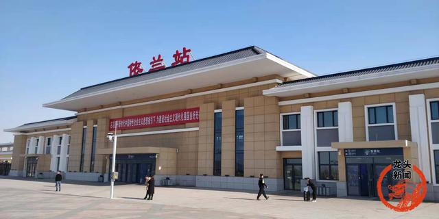 哈佳铁路开通带火沿线小城依兰 七台河市民都到依兰坐动车了