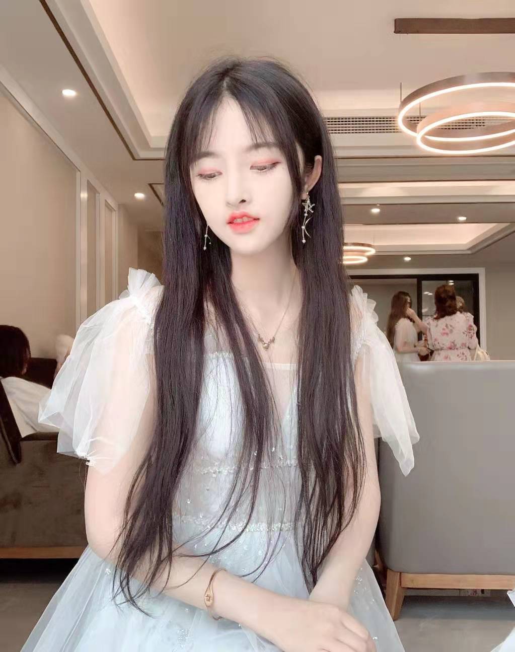 次惑小仙女不堪承受网络暴力疑似退出网红圈,网友:该被封杀!