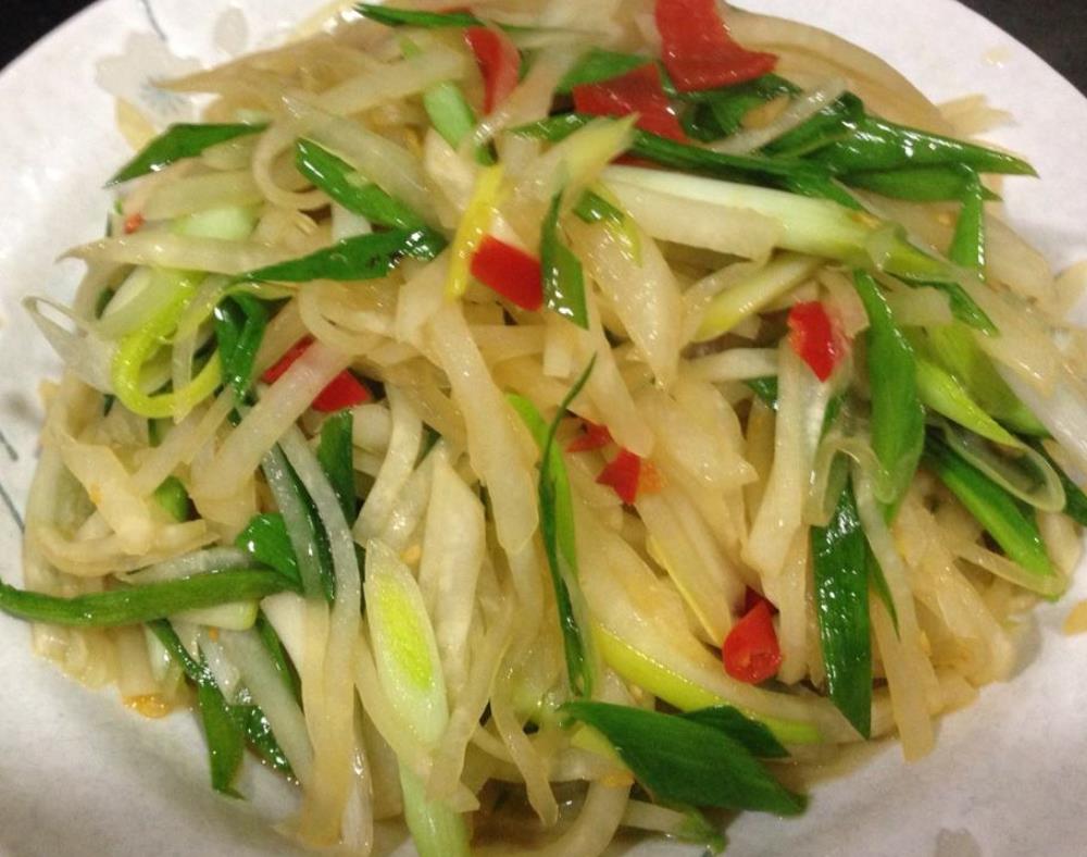 萝卜丝别直接下锅炒,多做一步,萝卜清香无异味,大人孩子都爱吃