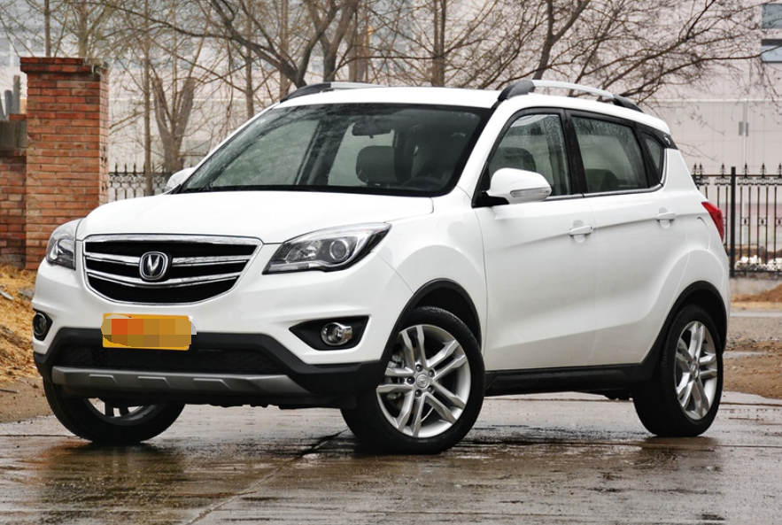 很多买长安cs35这车的人一样,第一眼魂动的外表,确实很吸引人,年轻也