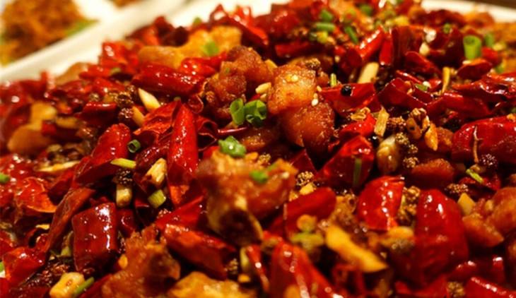 做辣子鸡,别着急下锅炒,多加这几步,外酥里嫩唇齿留香!