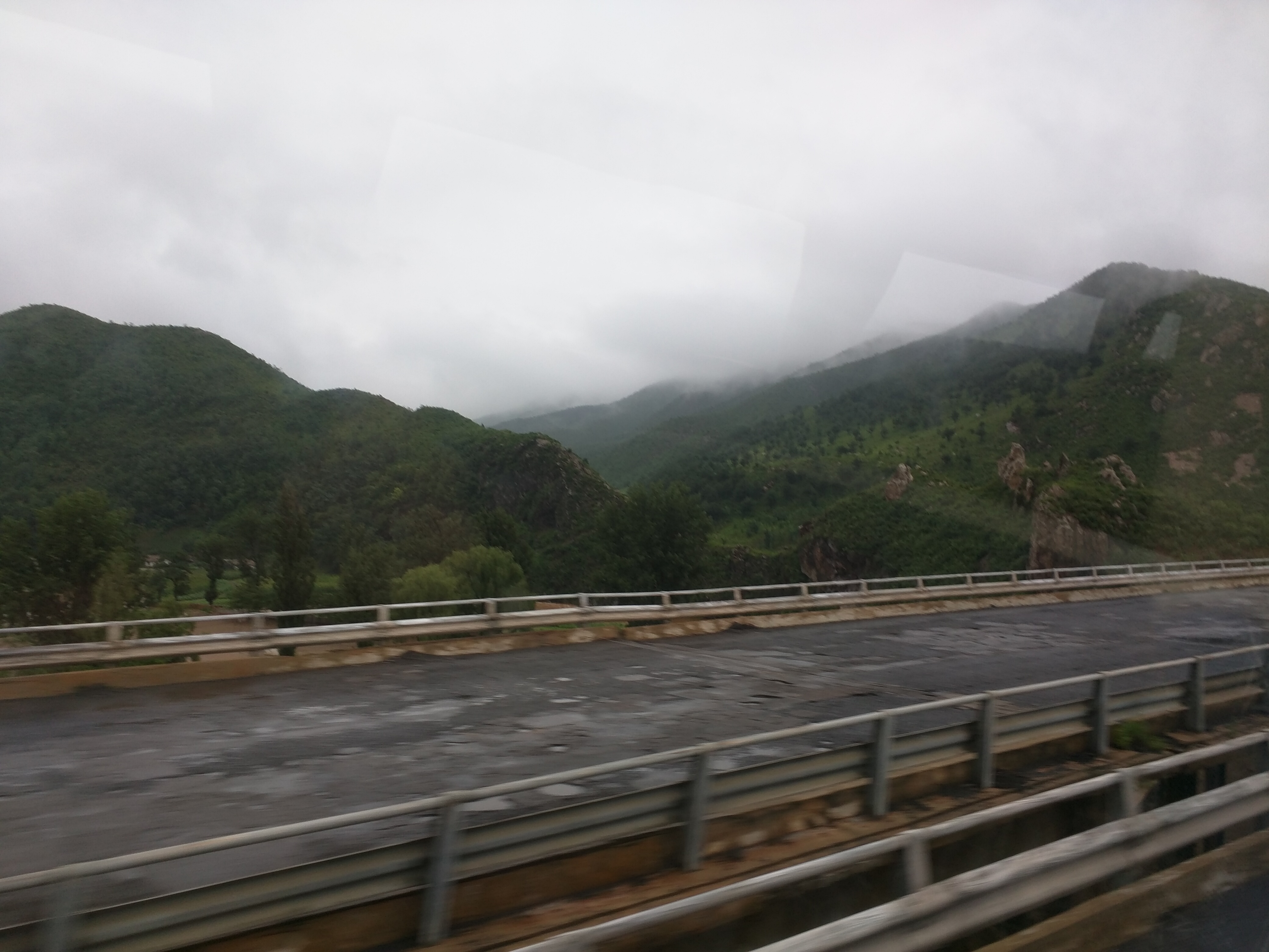 走进朝鲜:中国游客眼中的朝鲜高速公路现状