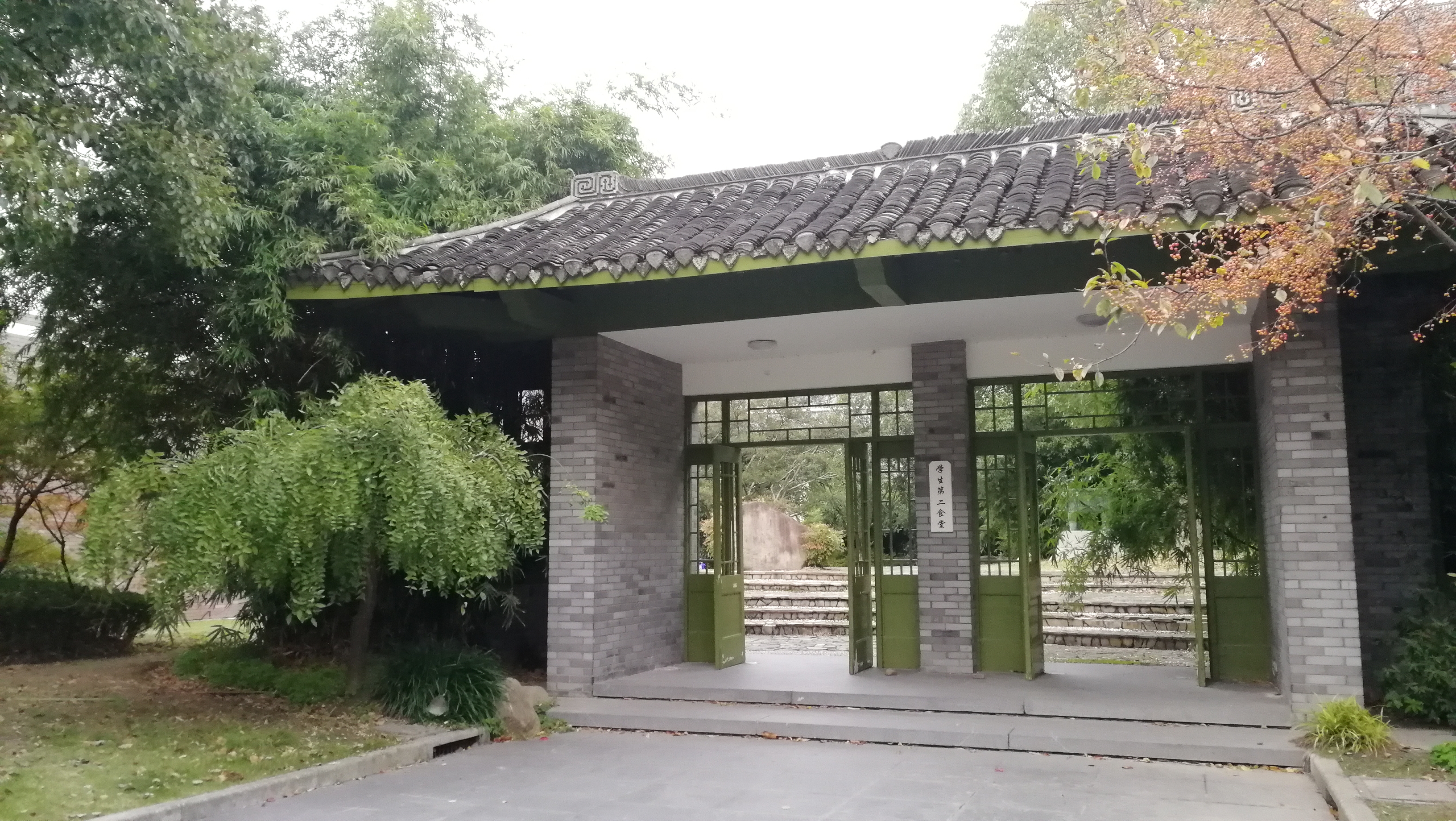 实拍上海同济大学,中国985大学百年老校,校园建筑古色