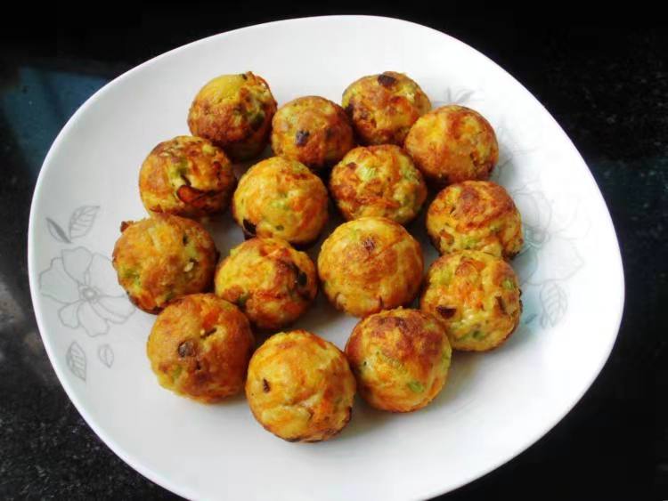 酸甜萝卜豆腐丸,酸甜可口,皮脆里糯,一口一个超下饭