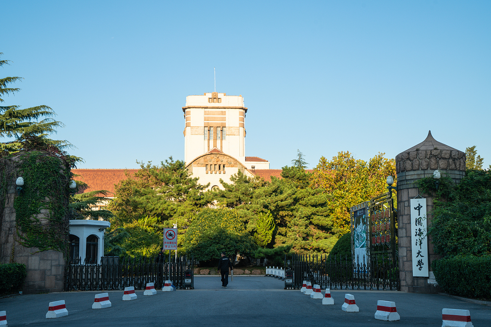 青岛海洋大学体育馆图片