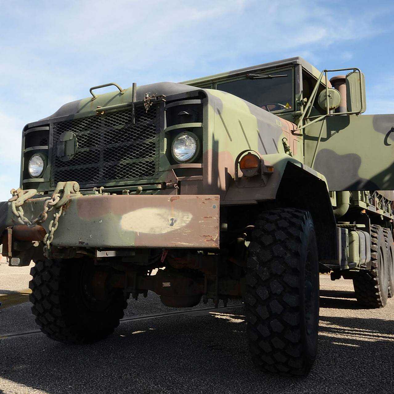 btr-80装甲车是俄的一款经典装甲车,以其机动性,防护力和火力而备受