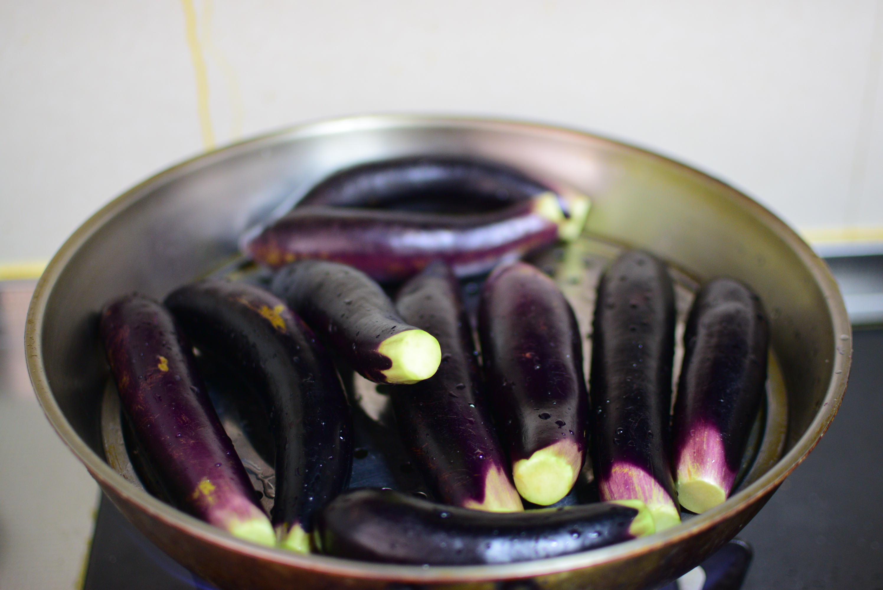 东北人秋天最爱吃的腌蒜茄子,老妈有独家配方,做法分享给大家