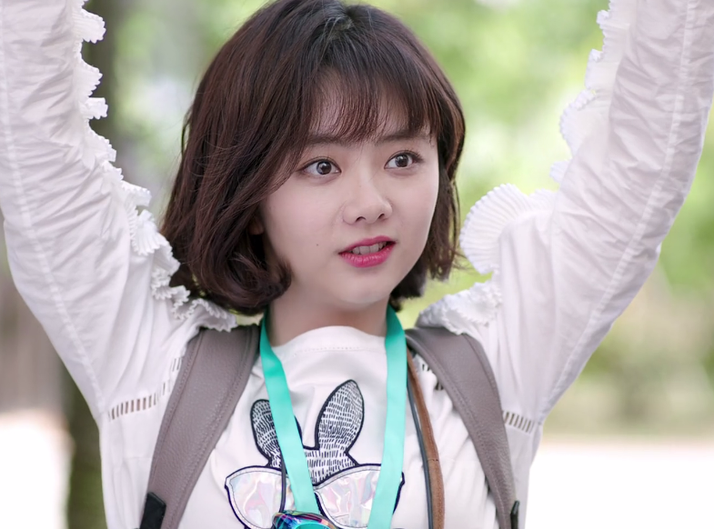 浪花一朵朵:云朵闻言大笑不已,并以替他保密为条件