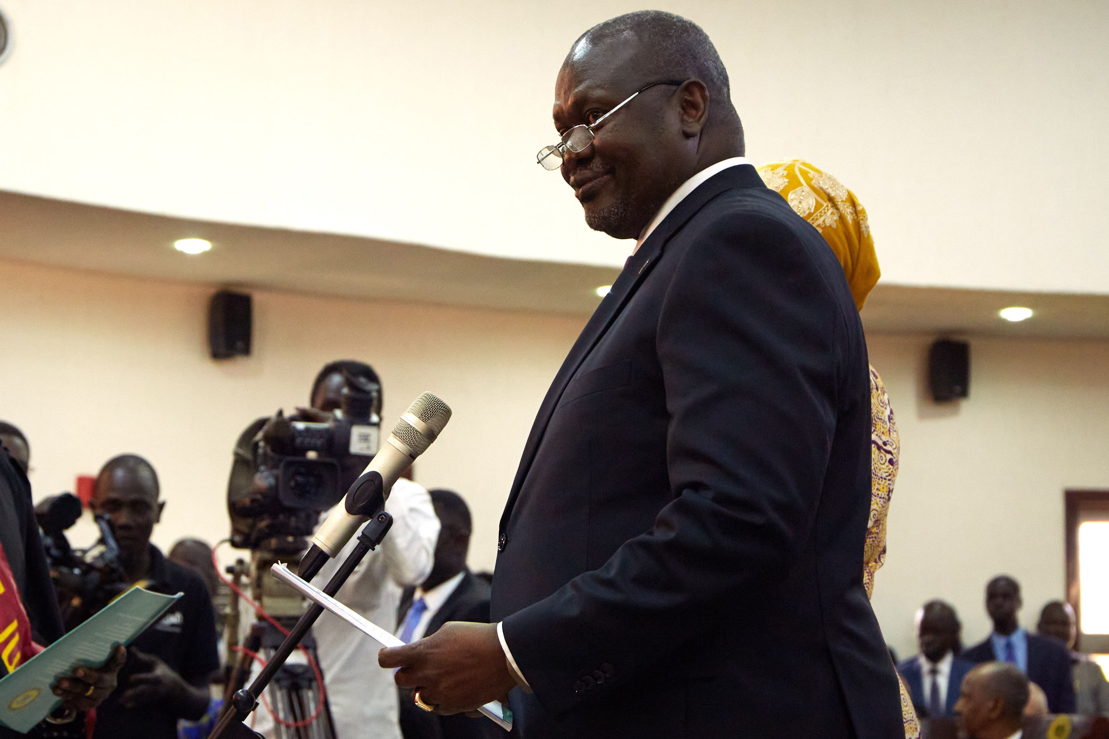 马沙尔宣誓就任南苏丹过渡联合政府第一副总统(1)