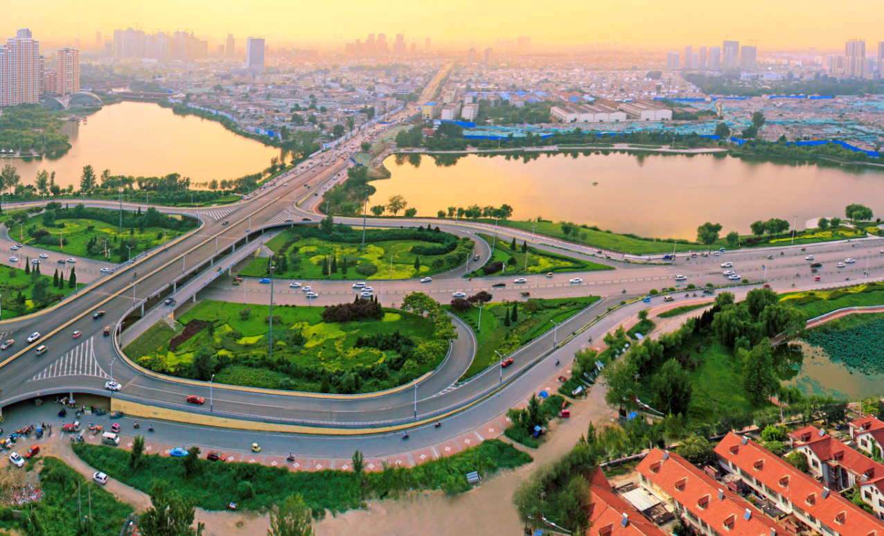 山东省菏泽市,处于四省交界处应该是富裕的地方,收入却不尽人意