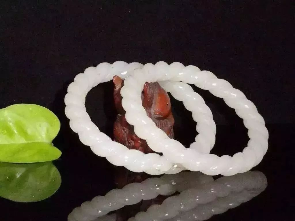 鸳鸯镯就是指成对的手镯吗?关于鸳鸯镯,你必须要知道哪4件事?