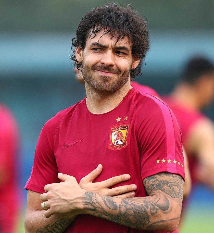 高拉特虽然入籍了,但是要想效力国足恐怕还得看足协的脸色