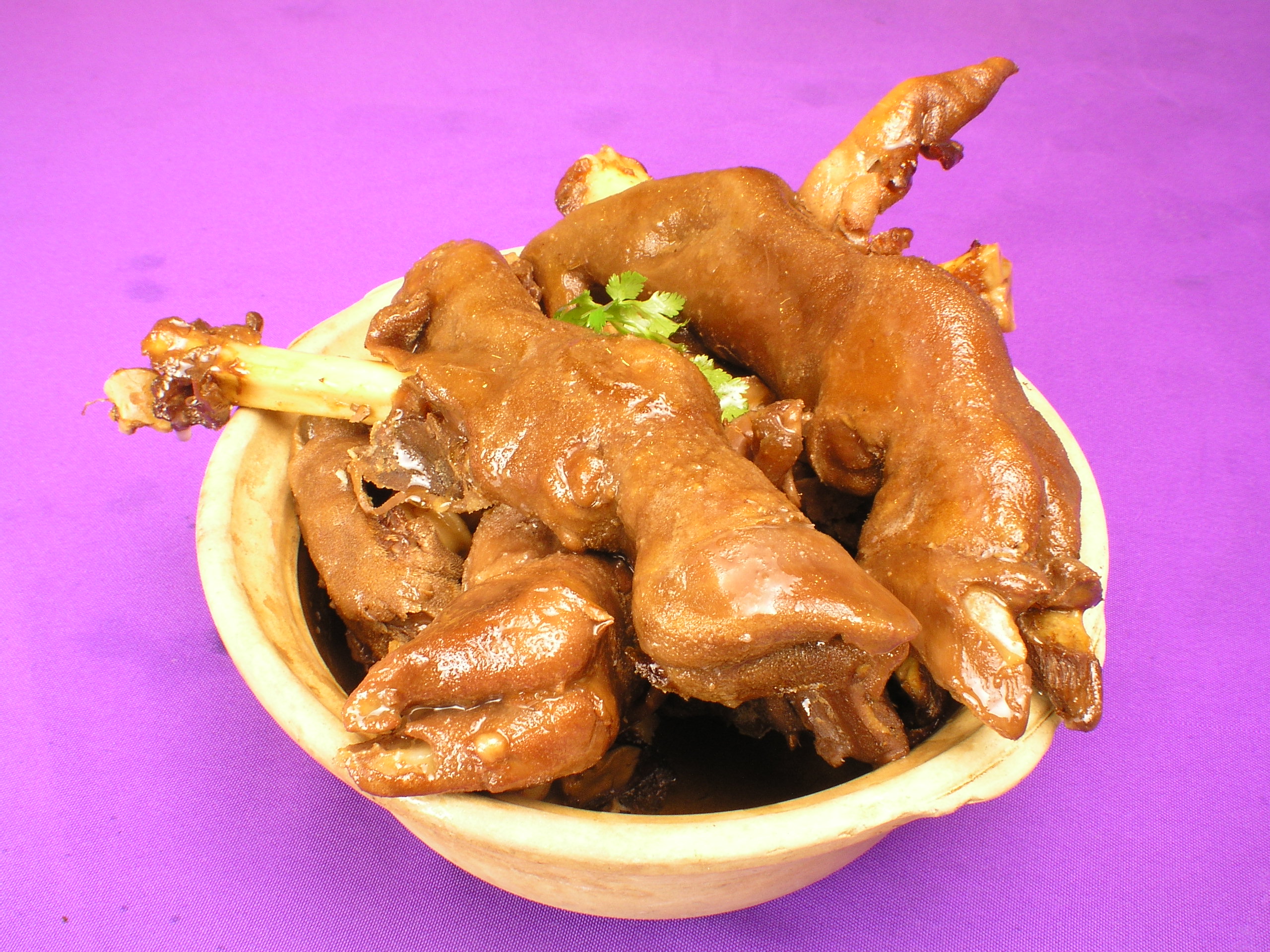 给你推荐点不一样的 炖羊蹄