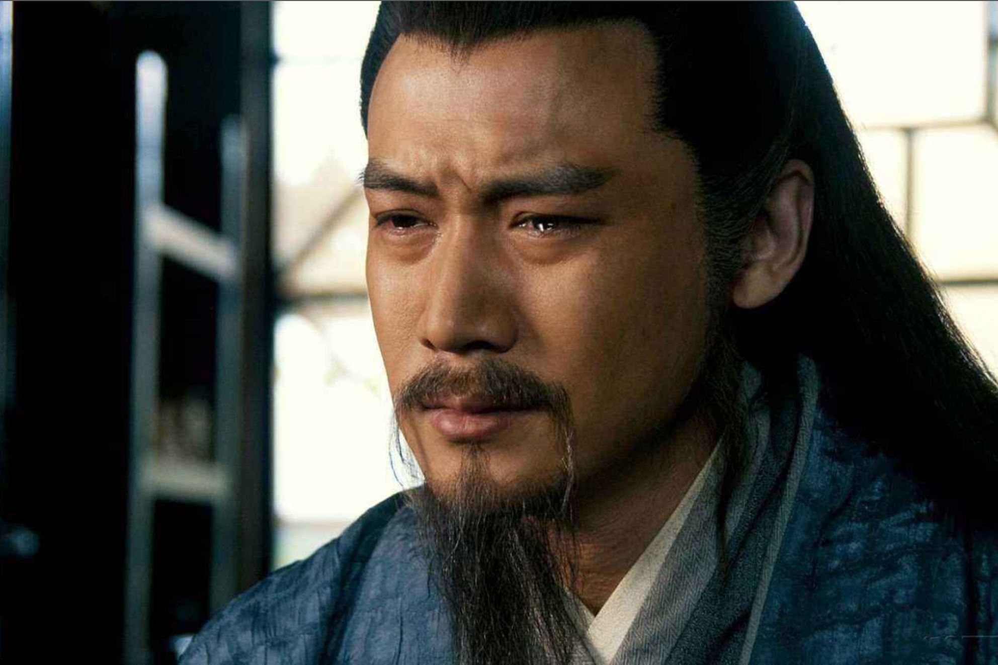 诸葛亮:27岁没参加工作的小伙子,替一穷二白的老板打三分天下