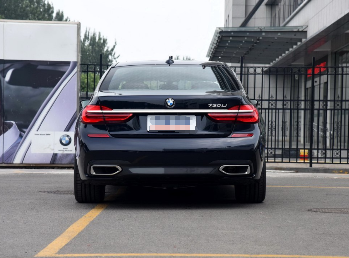 这么炫酷的宝马7系,年轻人都喜欢,你会喜欢吗