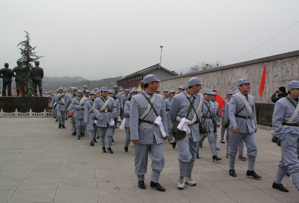 为何八路军都绑腿,志愿兵不打绑腿?老兵:血的教训!