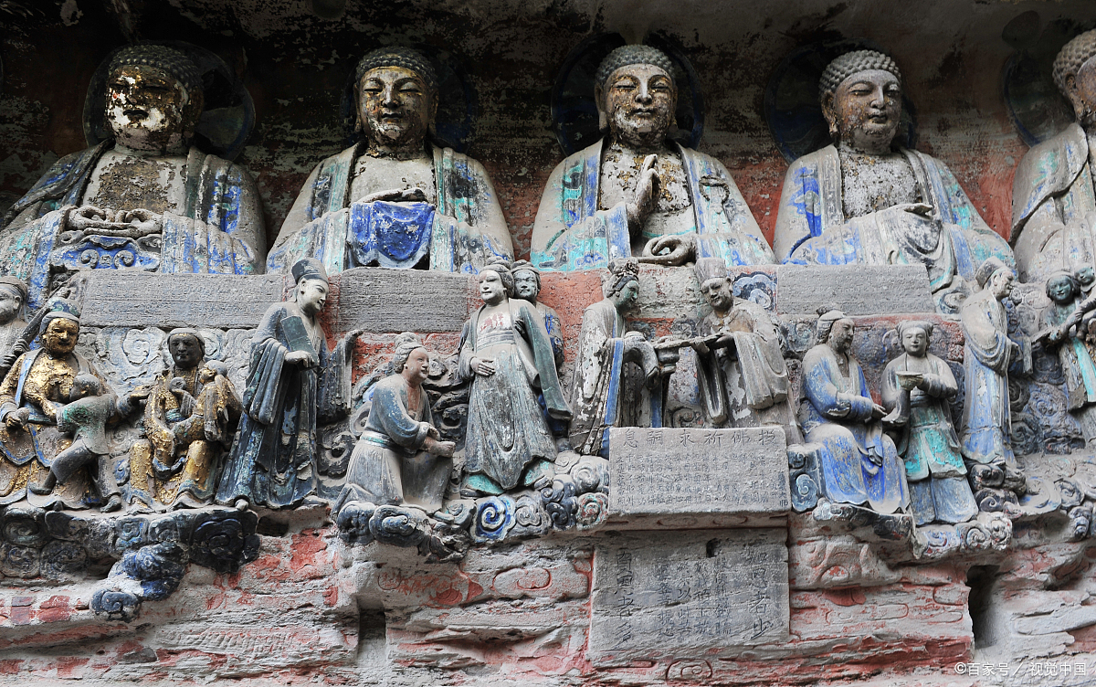 走进重庆大足石刻景区