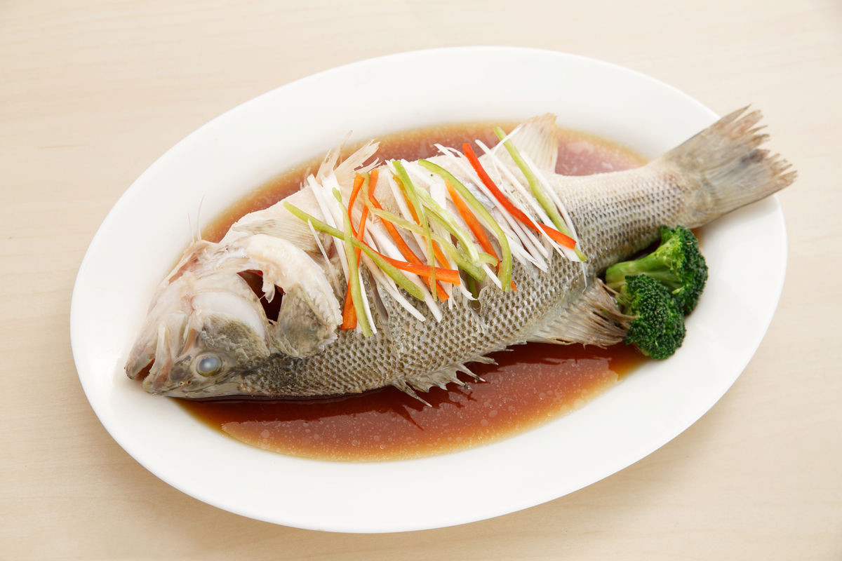 从制作到出锅大概也就是半小时左右,清蒸鲈鱼看着清淡实则开胃的很