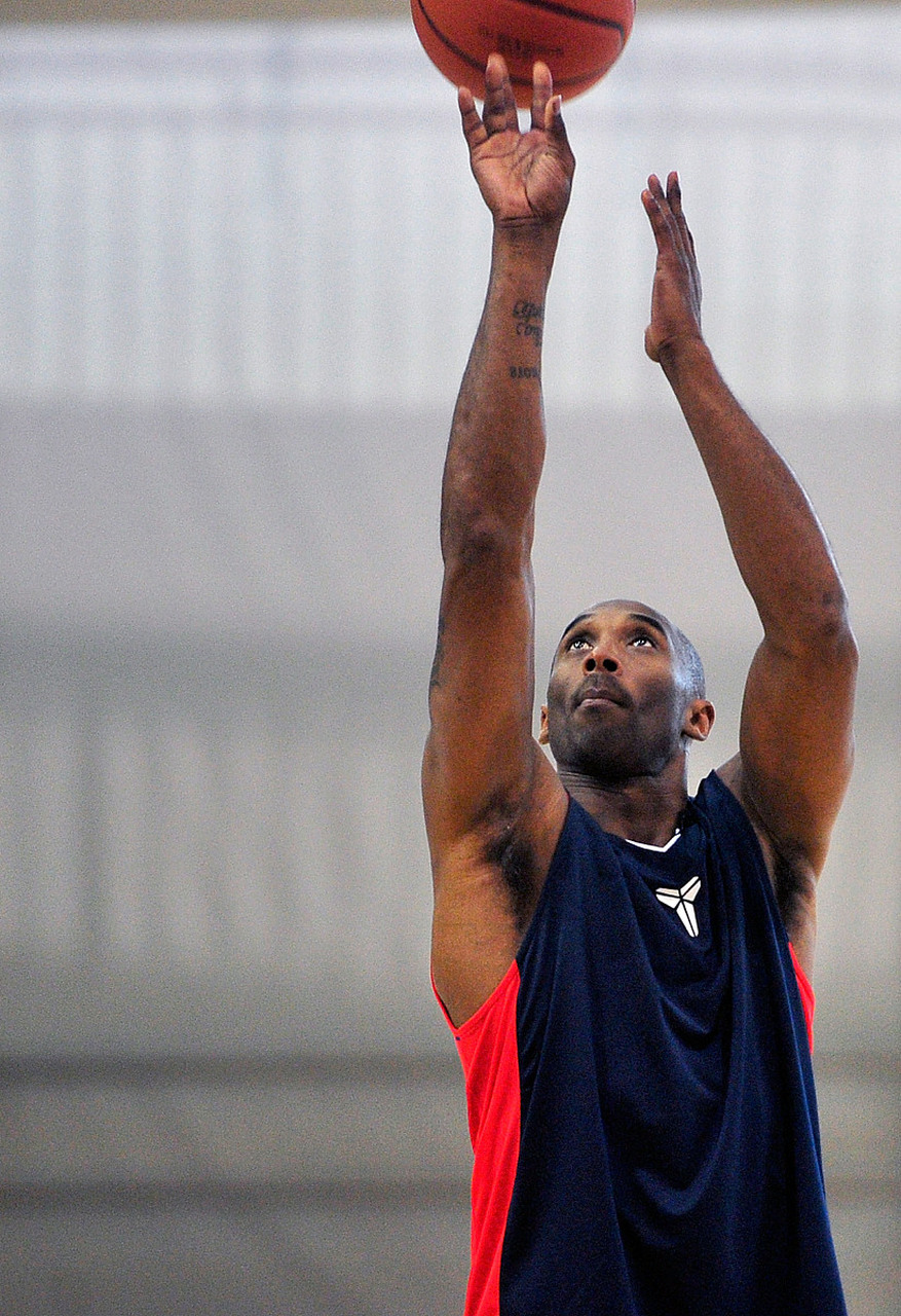 清明时节,思念科比, 篮球场上,他是传奇.