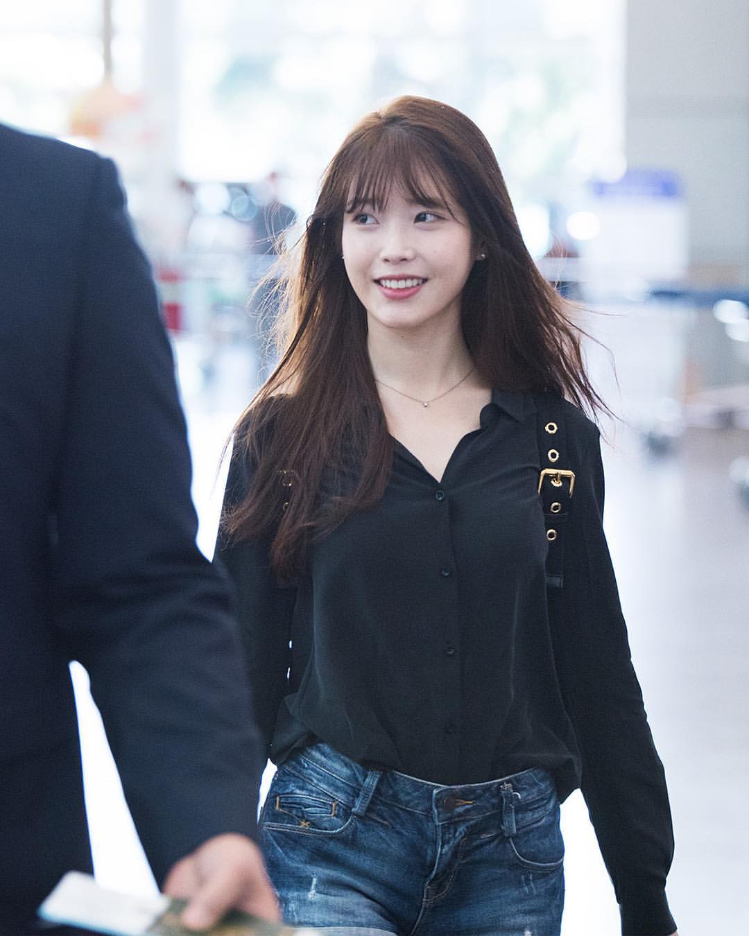 iu现身机场:158cm穿出168cm效果