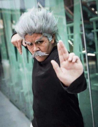 一拳超人cos,琦玉老师,你是变秃变强了,但你怎么不像卤蛋了?