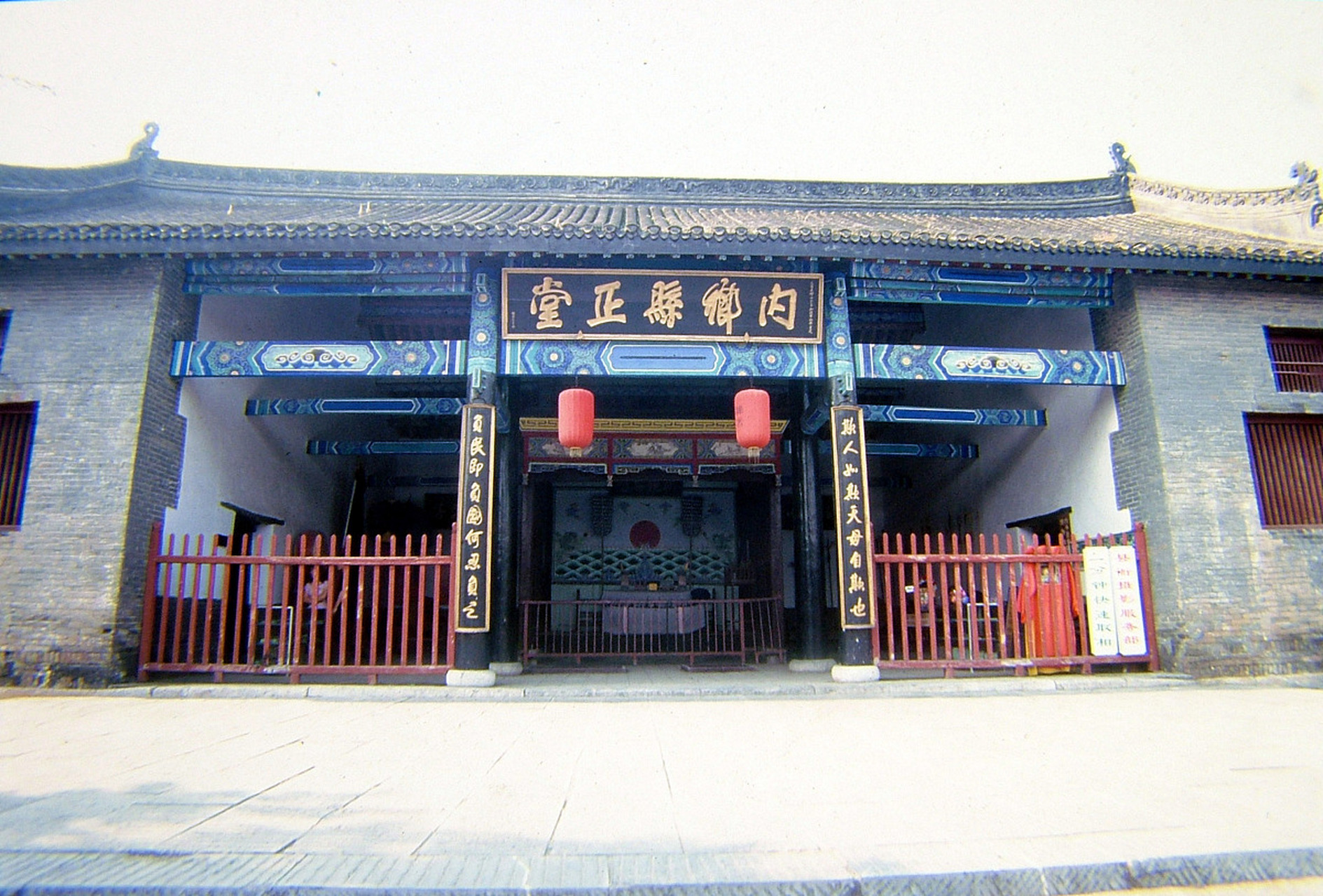 窦村古戏台,它就像一位历史的长者,静静地诉说着过去的故事.