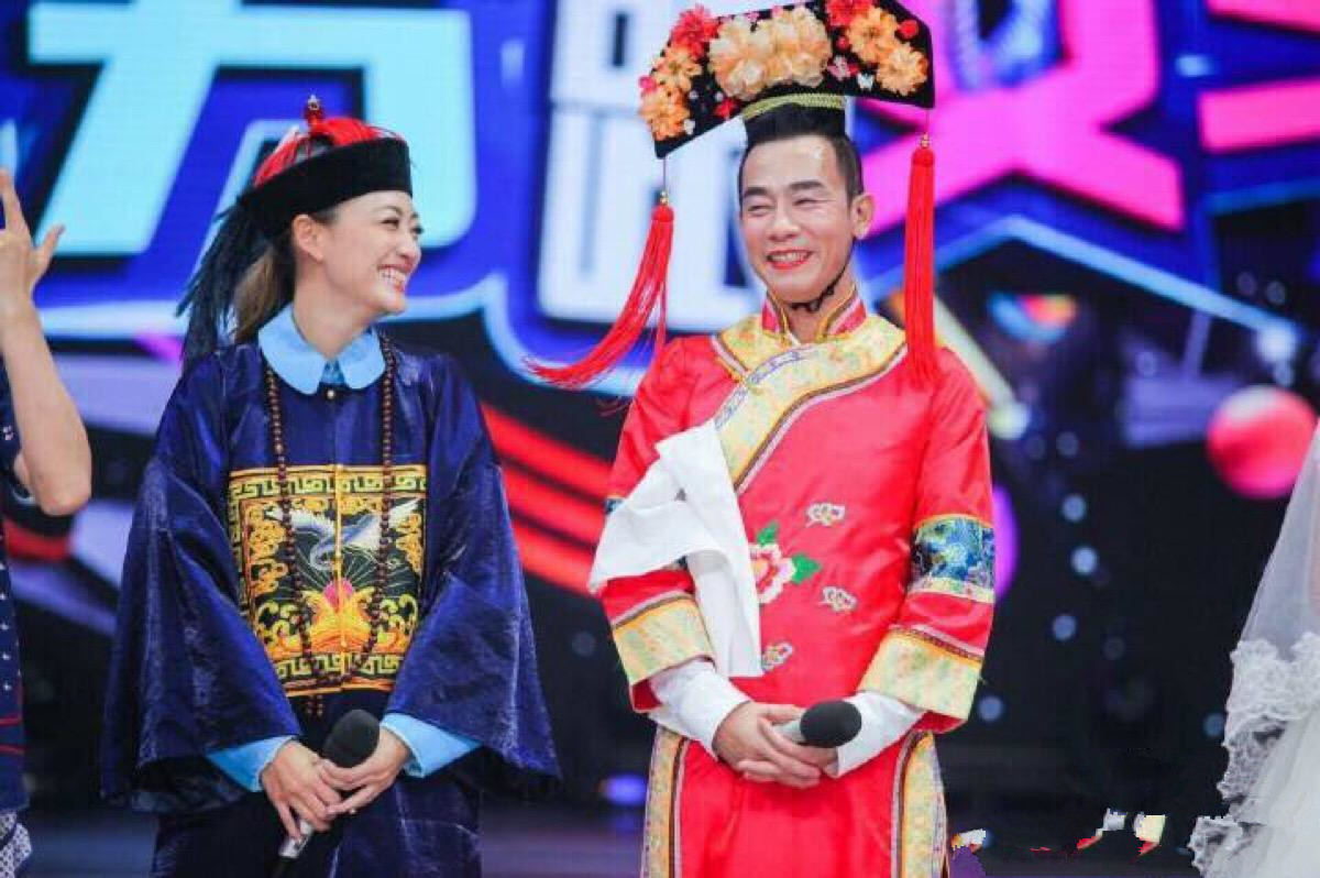 陈小春求婚视频曝光,双膝下跪痛哭流涕,网友:太萌了!
