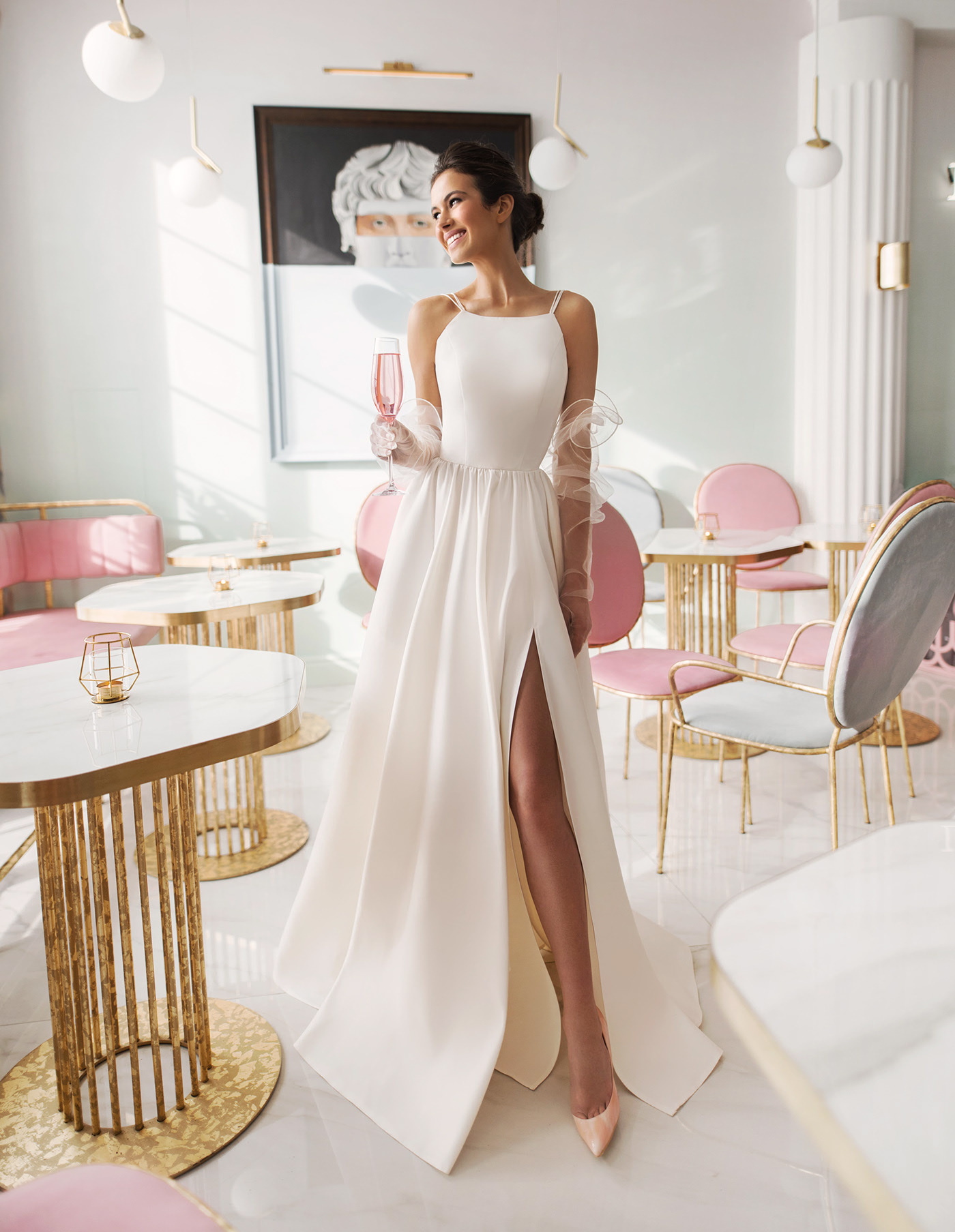 时尚亮丽的白色礼服