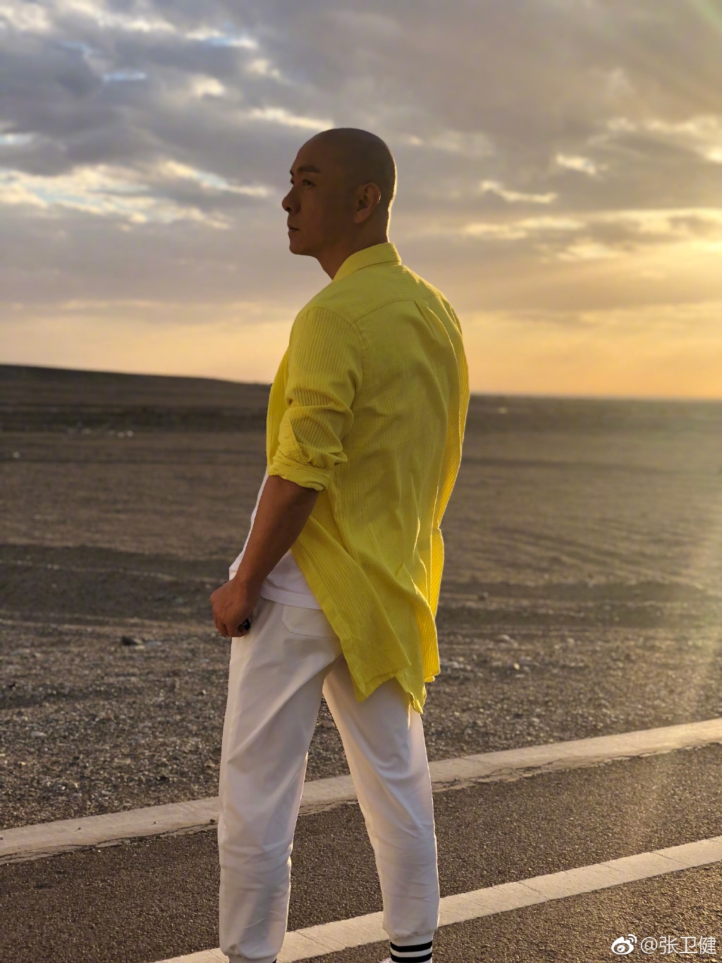 53岁大帅哥张卫健分享他的制胜四宝,拥有这些优点的男人万中无一