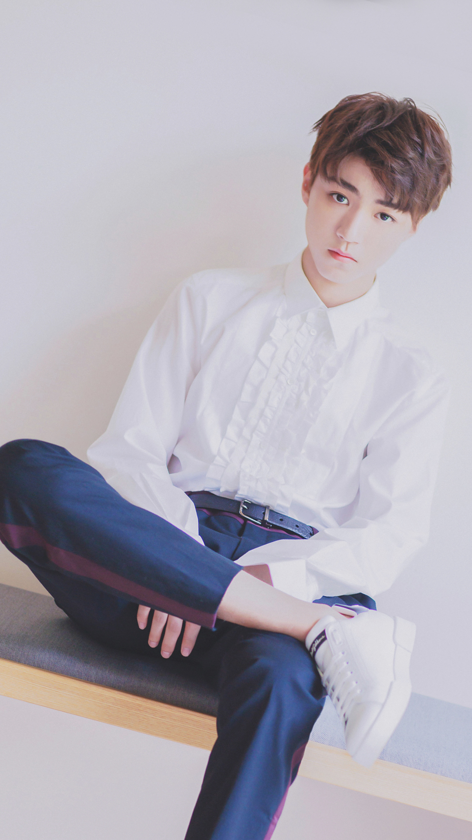 王俊凯这颜值这衬衣,真的抵挡不了你白衬衫的诱惑