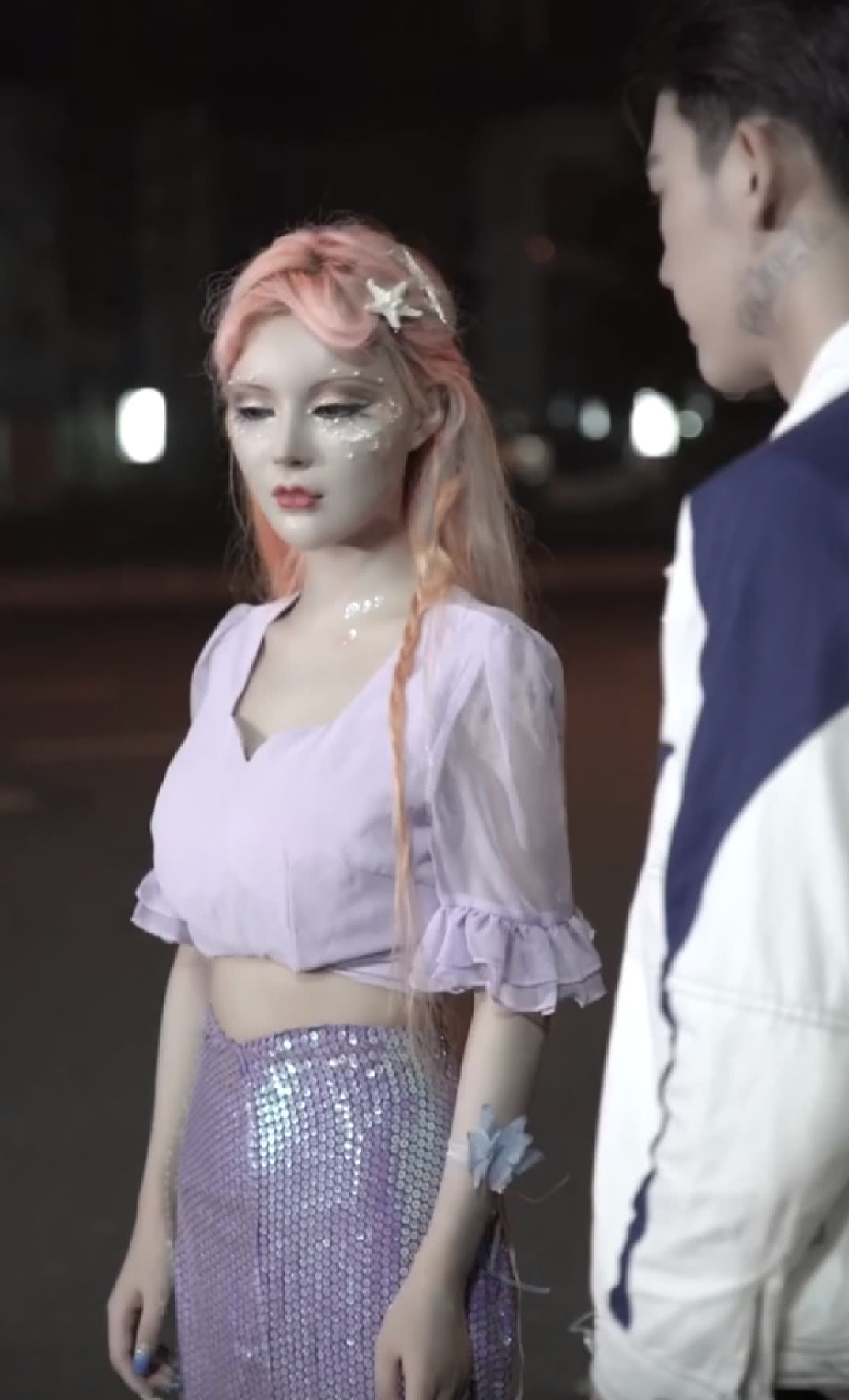 迪丽拉美人鱼剧照流出,橘色头发不要太仙!网友:彩礼已备好