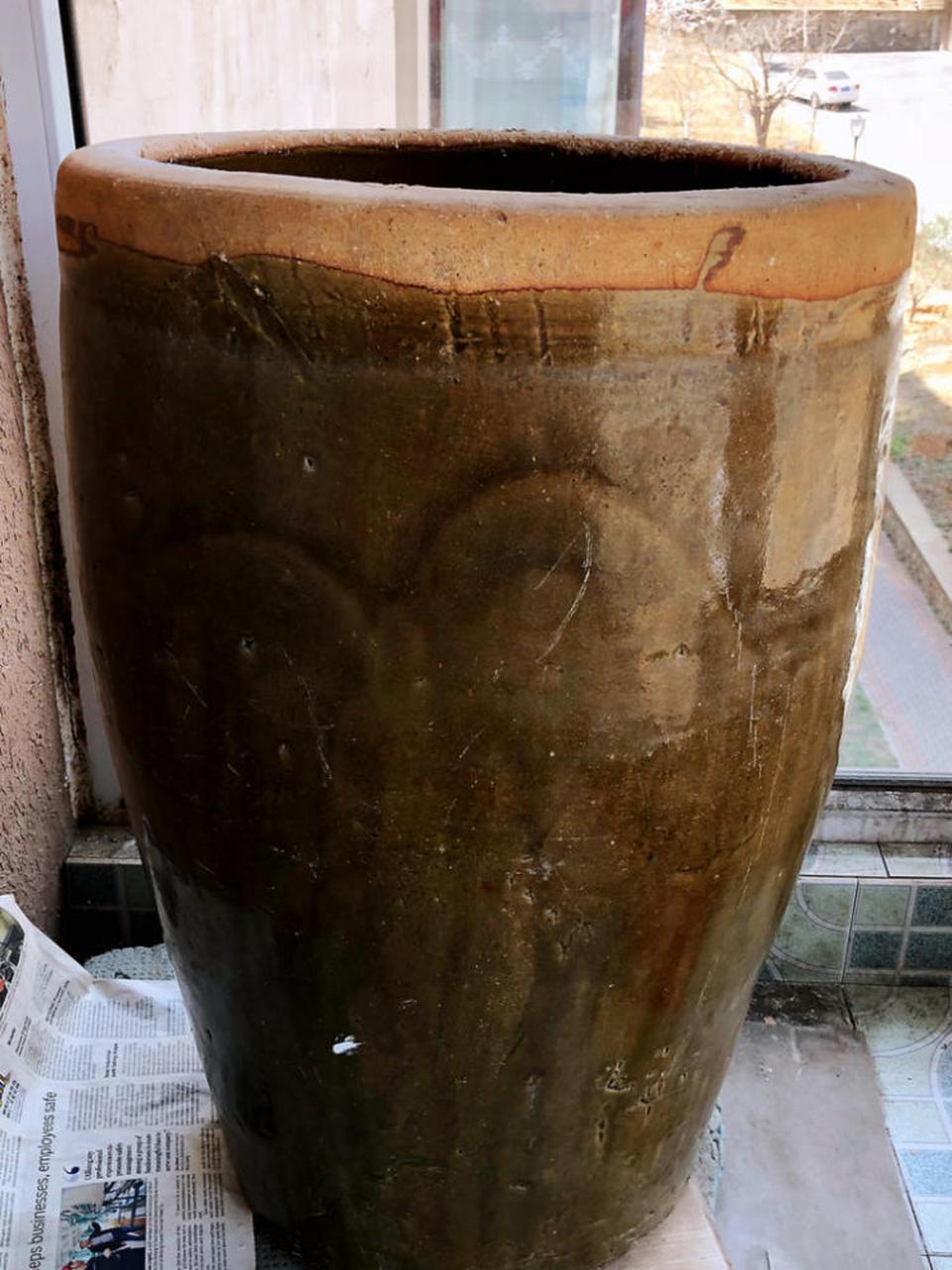 泡菜缸:这个北方小伙伴应该比较眼熟,每家都有一个腌菜的大缸,腌上