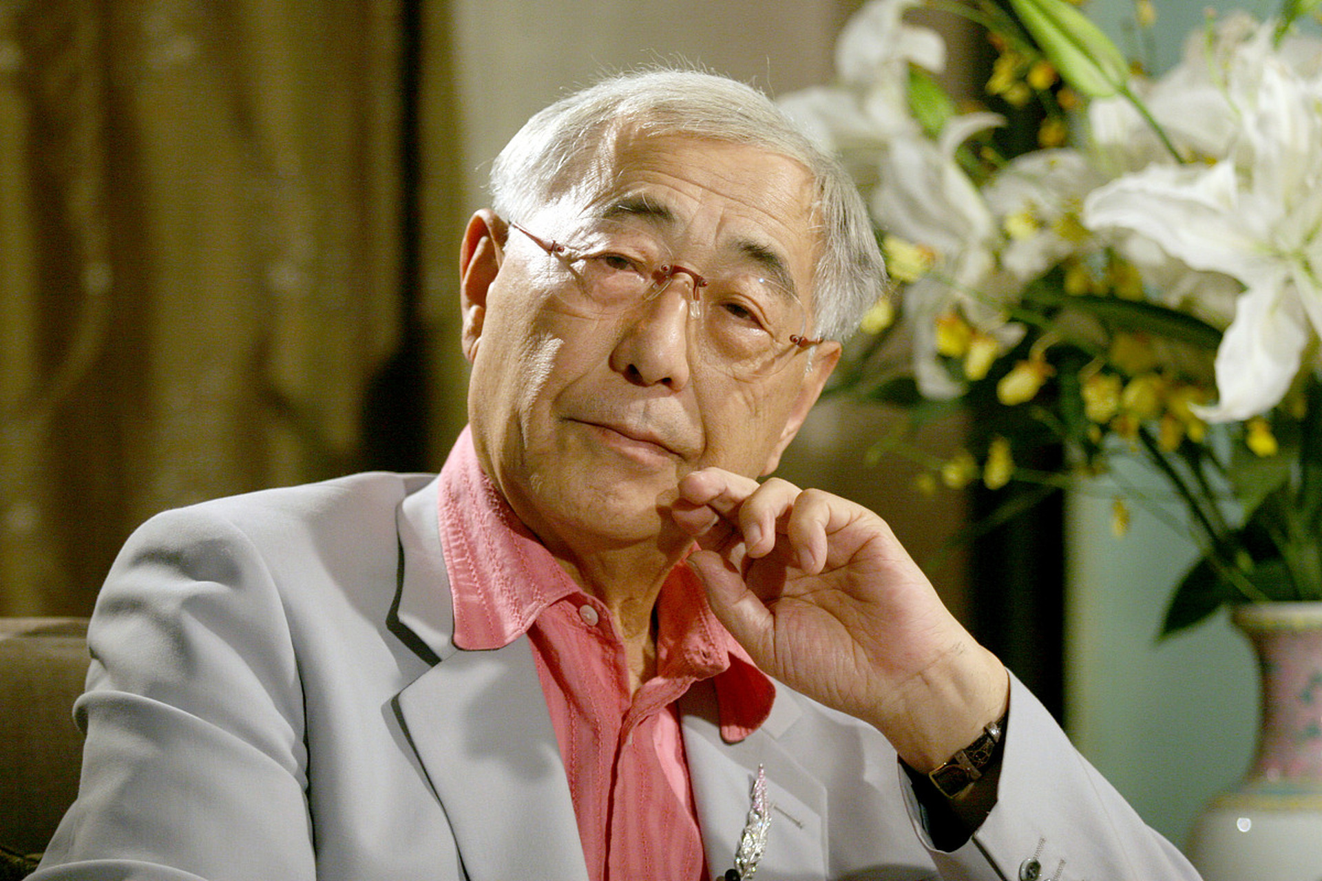 情爱大师渡边淳一说:男人"吃野食"在30岁和50岁最明显;女人随着生理