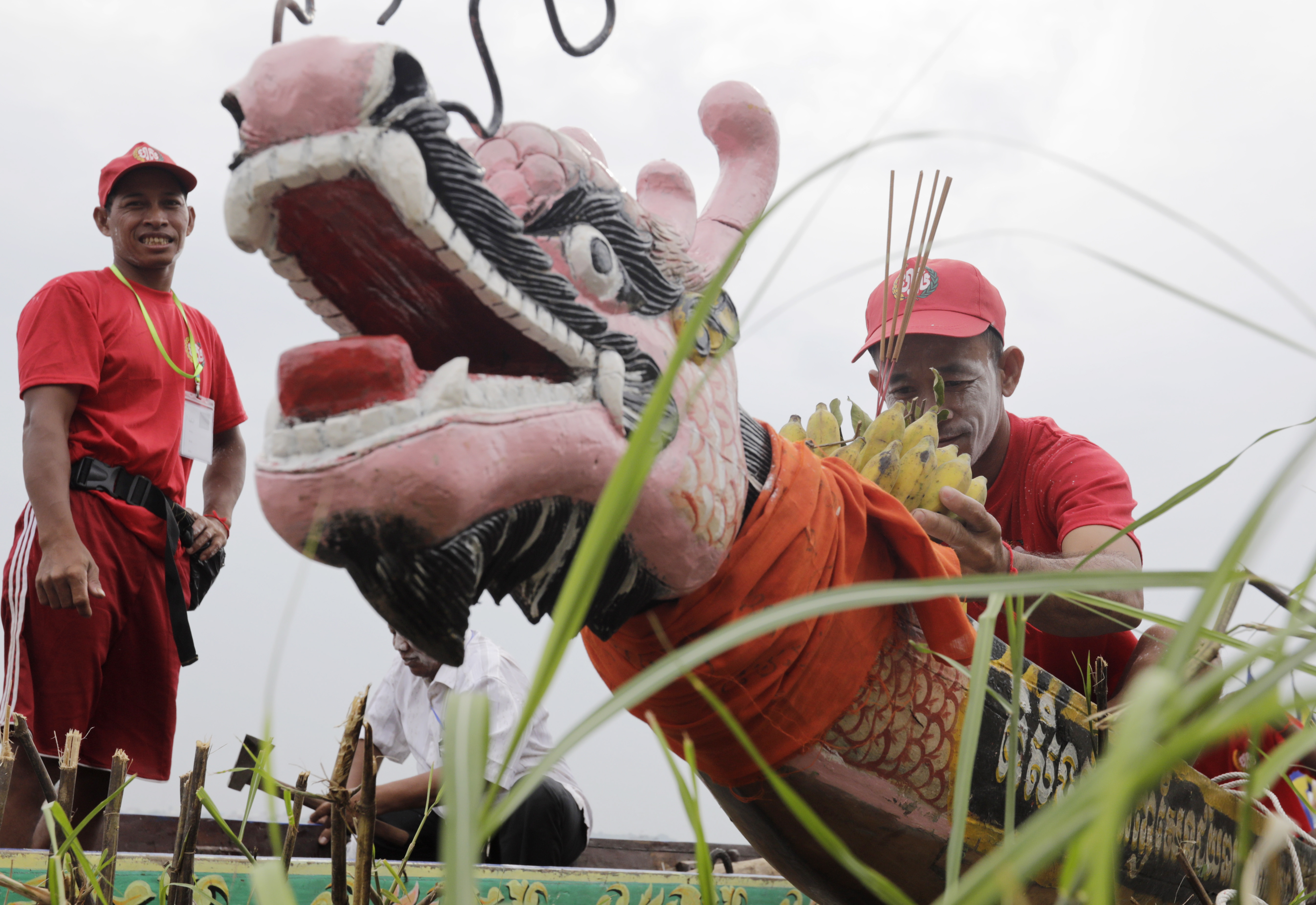 柬埔寨民众庆祝送水节(10)