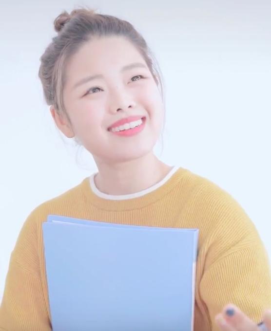 27岁"莫小贝"近照曝光,硕士毕业做网红?被赞女大十八变
