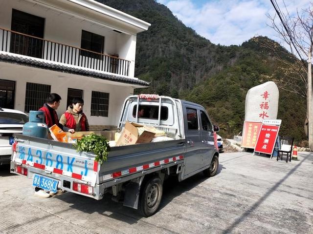 每天开车六七十公里 淳安深山里的送货员给乡民送物资