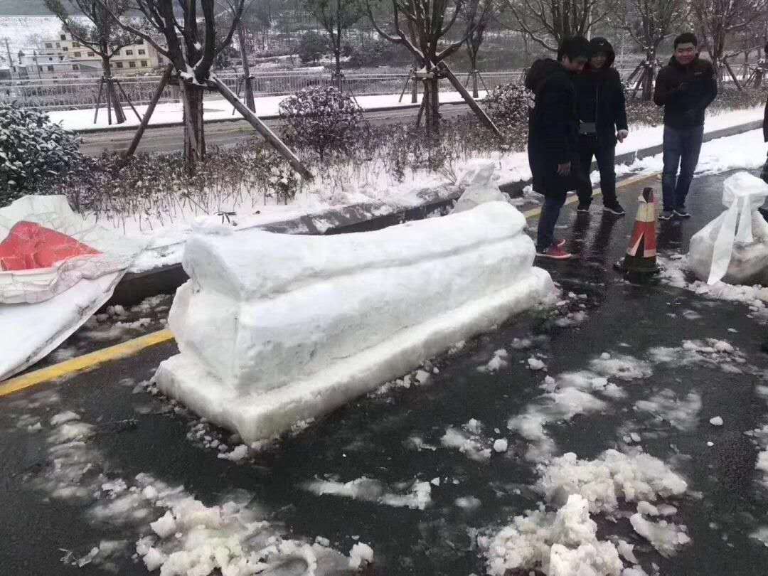 打雪仗吗生死局图片图片