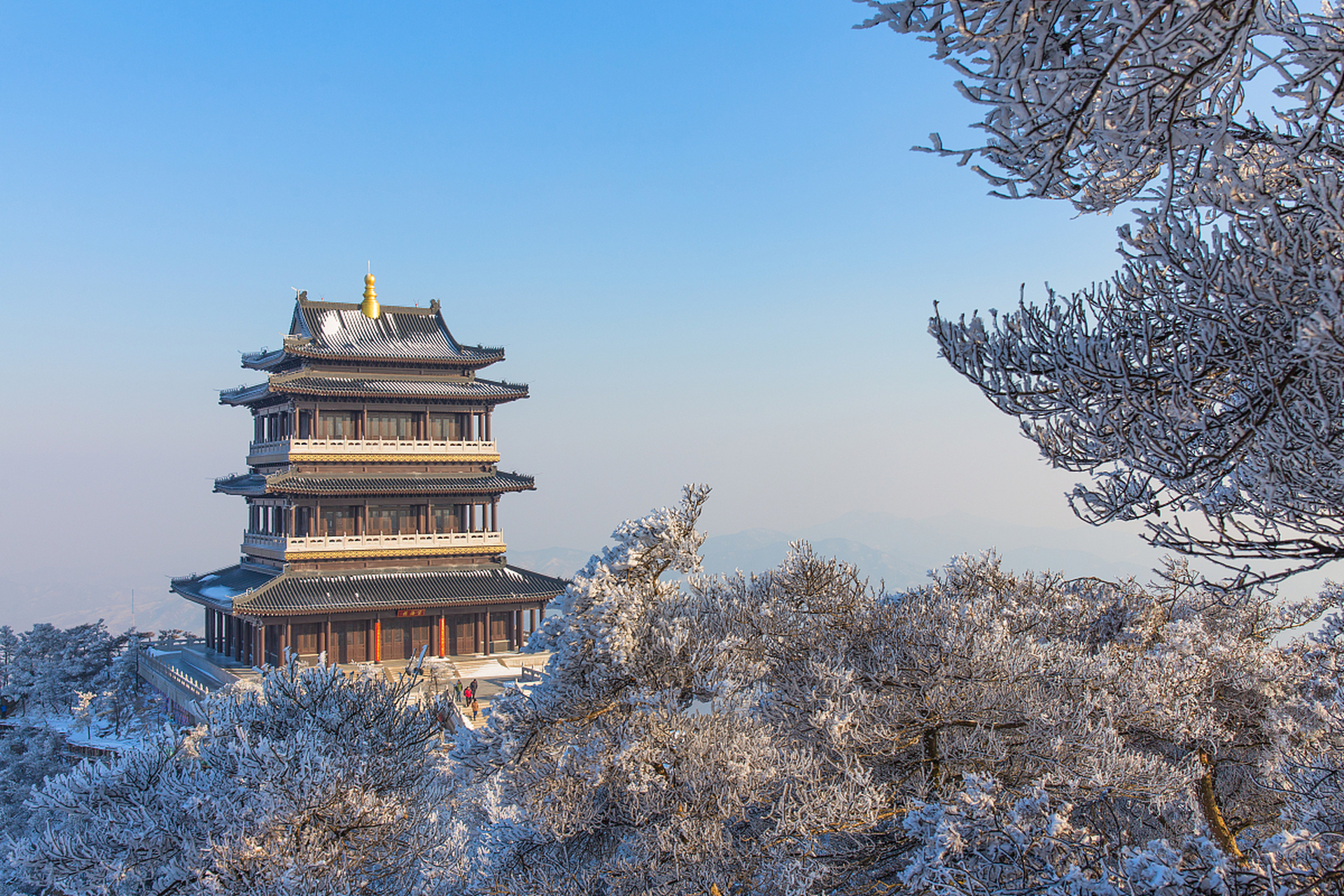 山东临沂费县天蒙山巅,那是一处人间仙境.