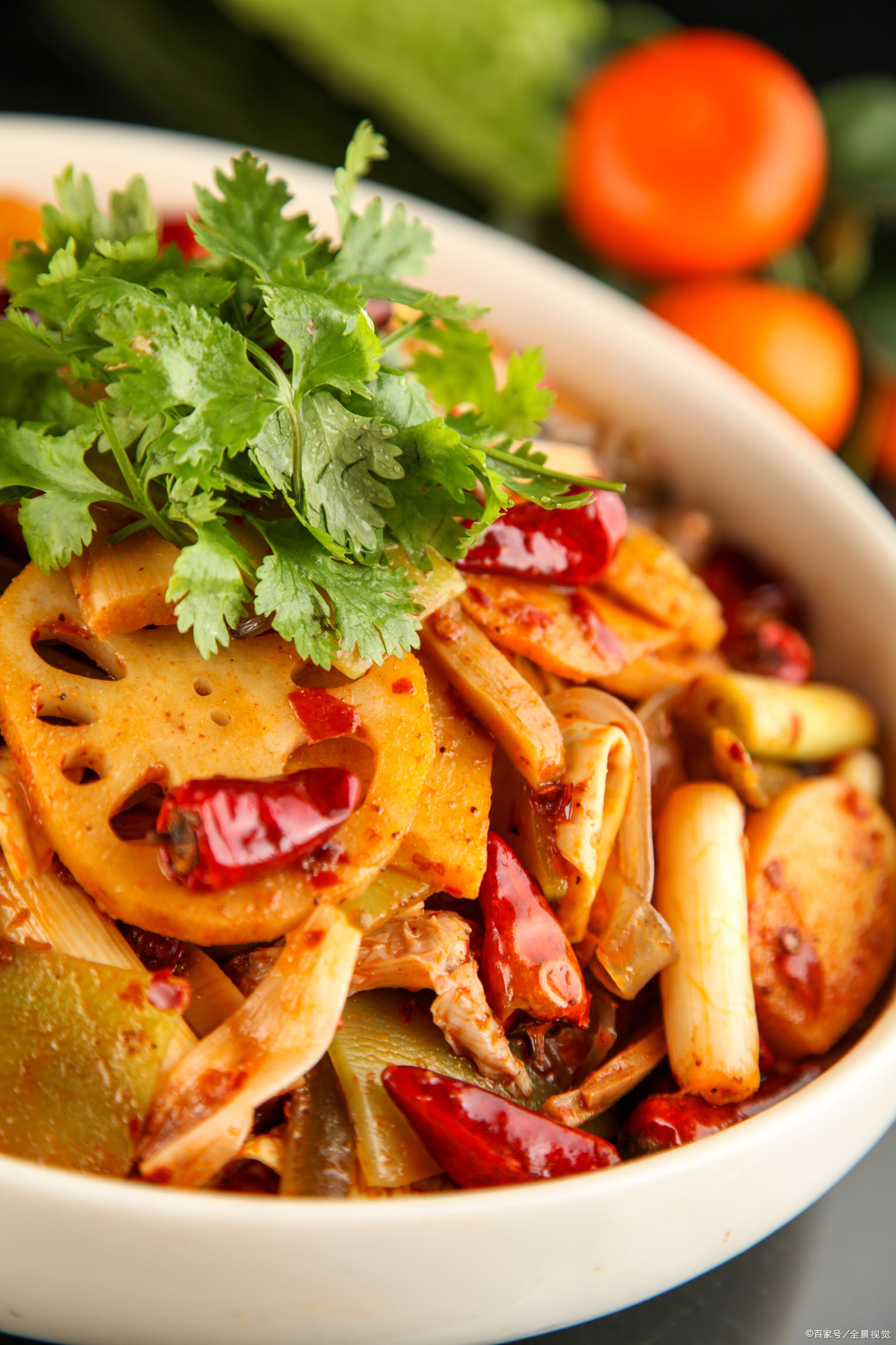 麻辣凉拌莲藕——夏天的风轻轻吹着,麻辣凉拌莲藕这样子做