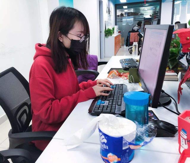 办公室戴口罩如何避免形式主义:保持距离,控制飞沫传播是关键