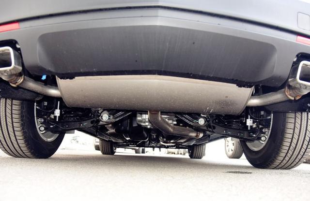 底盘稳过奔驰,车重1.9吨7.5s破百,档次不输奥迪q5,不足30万!