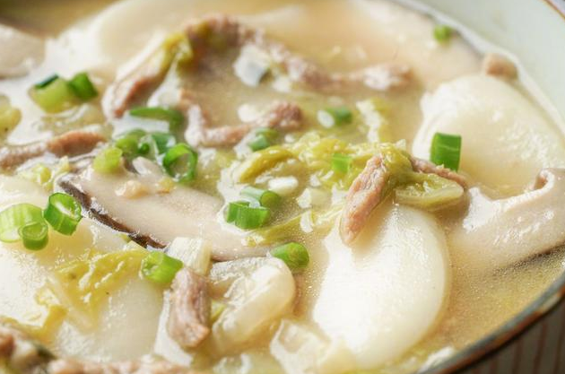 人人都爱的年糕,糖醋排骨加年糕,美味肉丝煮年糕,这美味真上头