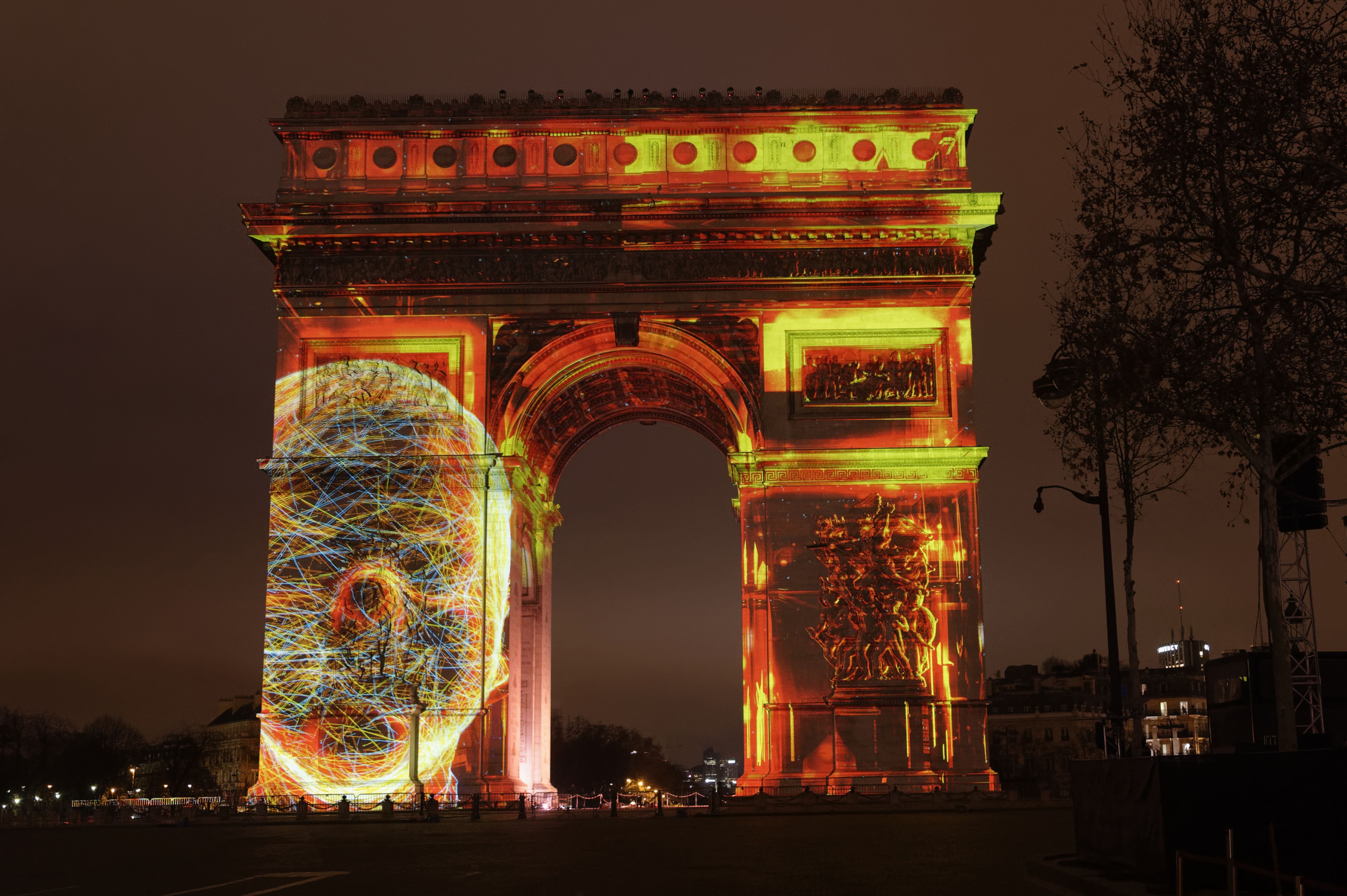 (18)巴黎:凯旋门灯光秀迎新年