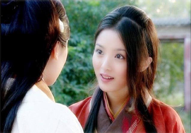 商蓉饰演的是淮南王之女刘陵,是典型的巾帼不让须眉,男装英俊帅气女装