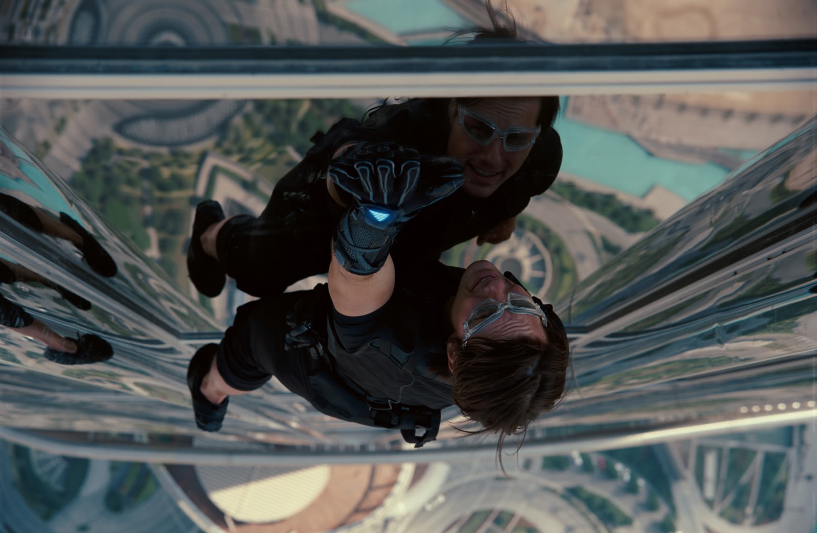 在《碟中谍4》中,汤姆克鲁斯真的爬了迪拜哈利法塔吗?