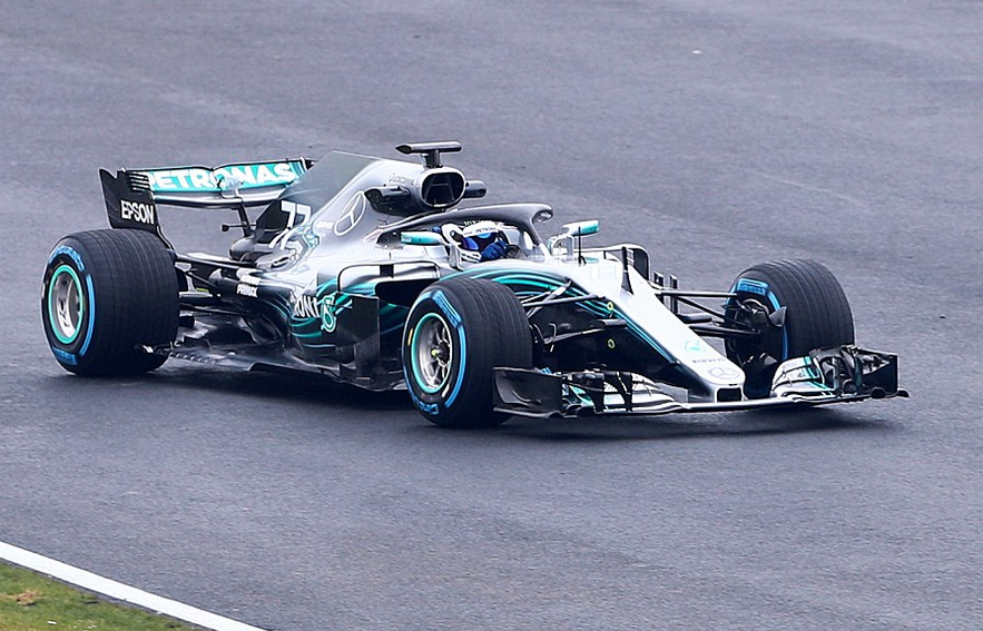 横扫f1怒夺5连冠!来吸一吸梅赛德斯奔驰超强战车!