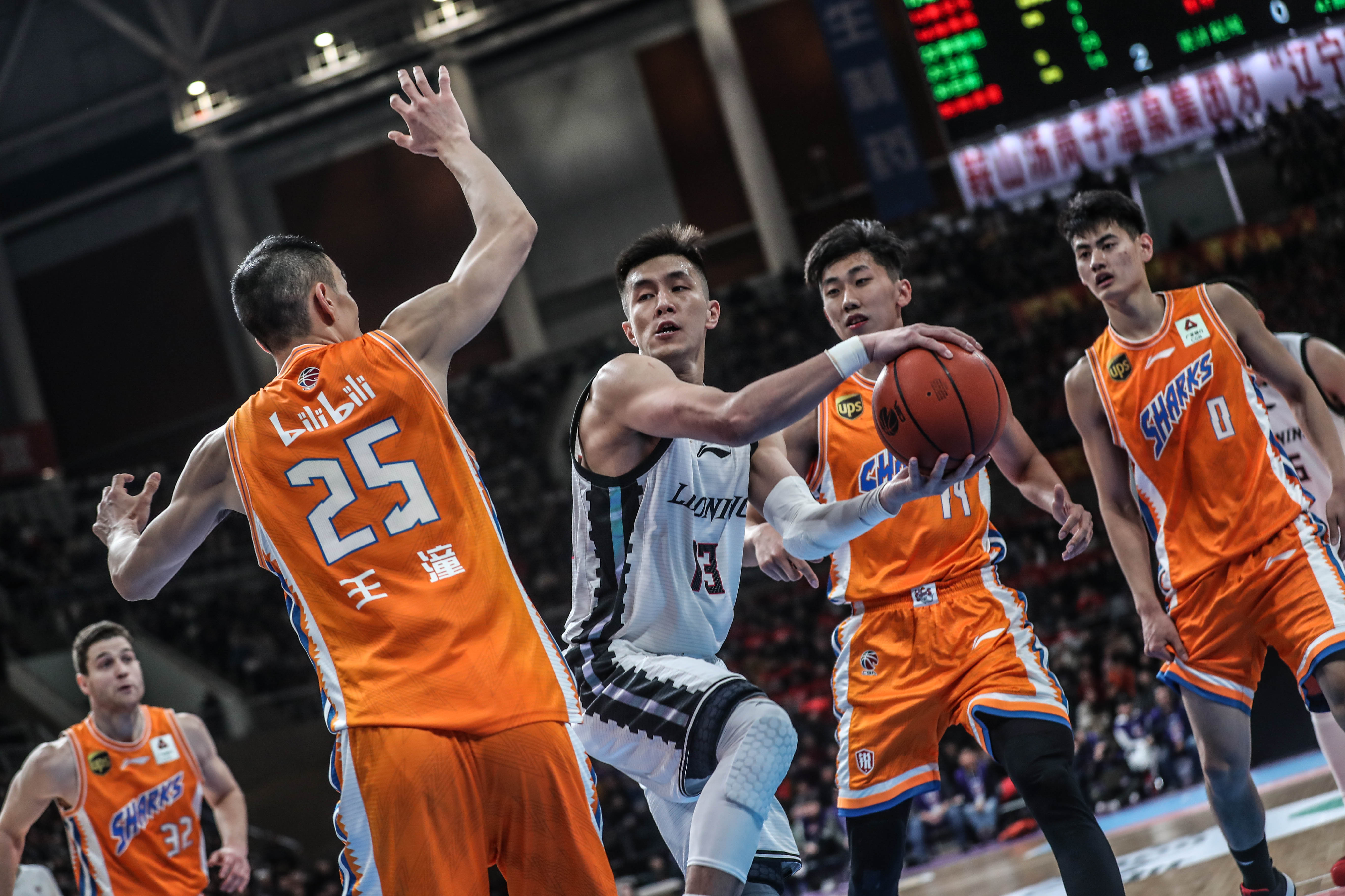 篮球|cba:辽宁本钢胜上海哔哩哔哩