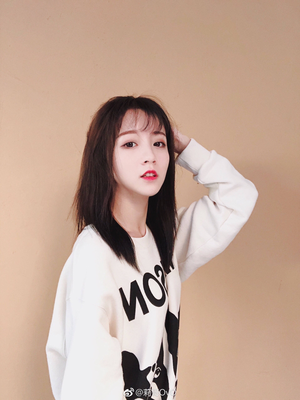 莉哥再次开播含泪澄清:被封杀只因唱国歌跑调!网友:接着编!